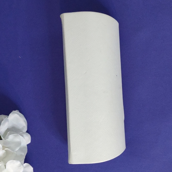 Michael Kors sunglass case only* - Picture 2 of 3